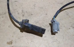 Датчик ABS передний левый для Subaru Forester на фотографиях