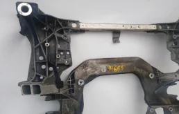 Подрамник двигателя для BMW 5er 2011 года на фотографиях