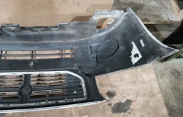 Бампер для Dodge Caliber 2006 года на фотографиях