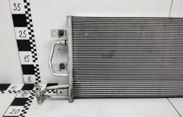 Радиатор охлаждения ДВС для Ford Explorer на фотографиях