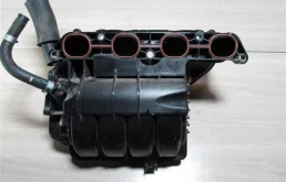 Впускной коллектор для Hyundai Solaris 2018 года на фотографиях