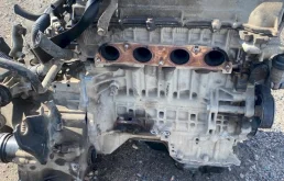 Двигатель без навесного для Toyota RAV4 2000 года на фотографиях