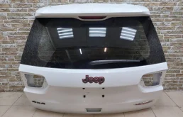 Двери для Jeep Grand Cherokee 2011 года на фотографиях