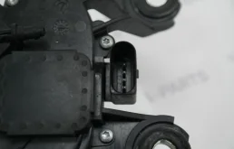 Мотор стеклоочистителя для Audi Q3 2012 года на фотографиях