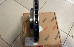 Диски тормозные передние (комплект) для Mitsubishi Pajero Sport 2012 года на фотографиях