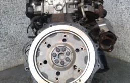 Двигатель без навесного для Mitsubishi Pajero 2017 года на фотографиях