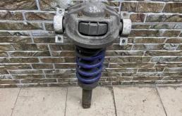 Амортизатор в сборе передний левый для Audi Q7 4L 2005-2015