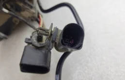 Компрессор пневмоподвески задний для Audi Q7 2008 года на фотографиях