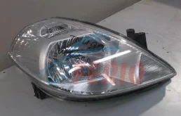 Фары для Nissan Tiida 2009 года на фотографиях