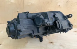 Фары для Volkswagen Touran 2010 года на фотографиях