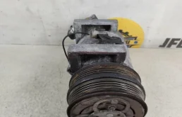 Компрессор кондиционера для Volvo C30 2012 года на фотографиях