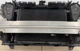 Кассета радиаторов для Audi Q7 2015 года на фотографиях