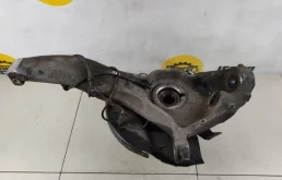 Кулак поворотный правый для Land Rover Range Rover на фотографиях