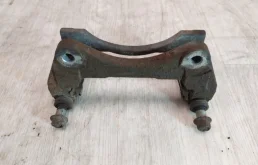 Скоба тормозного суппорта переднего (4605A216) для Mitsubishi ASX I 2010-2012