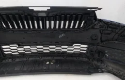Решетка переднего бампера правая нижняя для Skoda Rapid 2020 года на фотографиях