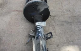 Амортизатор задний левый для Toyota Corolla E140/E150 Седан 2006-2013