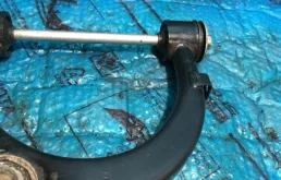 Рычаг передний правый верхний для Lexus LX на фотографиях