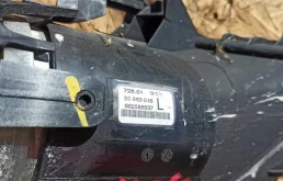 Фары для Opel Zafira 2012 года на фотографиях