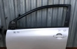 Дверь передняя левая для Toyota Corolla 2012 года на фотографиях