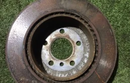 Диски тормозные передние (комплект) для BMW 5er 2013 года на фотографиях