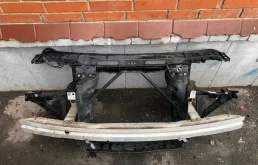 Панель радиатора (телевизор) для BMW X3 2005 года на фотографиях