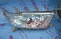 Фара правая для Toyota Highlander 2012 года на фотографиях