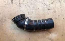 Патрубок интеркулера для BMW X5 Е70 2006-2013