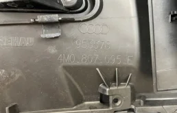 Усилитель переднего бампера для Audi Q7 на фотографиях