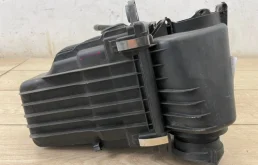 Корпус воздушного фильтра для Audi Q7 на фотографиях