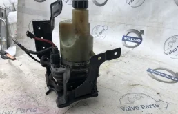 Насос ГУР для Volvo C30 2011 года на фотографиях