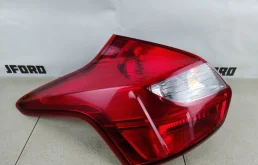 Фонарь задний Ford Focus 3 2011 CB8