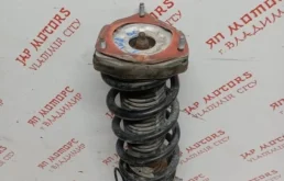 Амортизатор передний правый для Infiniti M на фотографиях