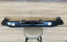 Усилитель бампера передний нижний для Mitsubishi Pajero Sport 2008 года на фотографиях