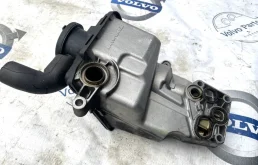 Корпус масляного фильтра для Volvo C30 на фотографиях