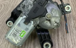 моторчик заднего дворника (13145548) для Opel Zafira B 2005-2015