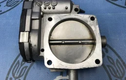 Дроссельная заслонка для Mercedes-Benz C class на фотографиях