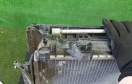 Радиатор охлаждения ДВС для Mercedes-Benz GL class 2015 года на фотографиях