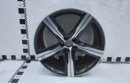 Диск колесный литой для Volvo XC90 2015 года на фотографиях