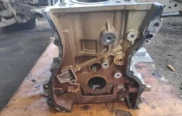 Блок цилиндров ДВС (без ГБЦ) для Mitsubishi Outlander 2012 года на фотографиях