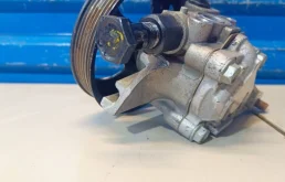 Насос ГУР для Hyundai Solaris 2010 года на фотографиях