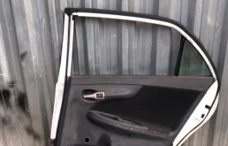 Дверь задняя правая для Toyota Corolla 2009 года на фотографиях