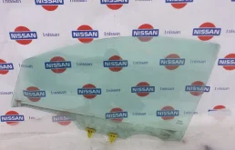 Стекло двери переднее левое для Nissan Note 2013 года на фотографиях