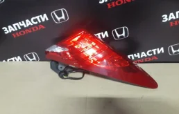 Фонарь внешний правый для Honda Civic 2014 года на фотографиях