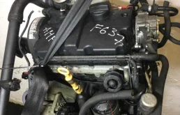 Двигатель без навесного для Volkswagen Polo 2000 года на фотографиях