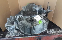 АКПП для Nissan X-Trail 2002 года на фотографиях