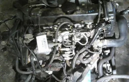 Двигатель для Nissan Primera 1996 года на фотографиях