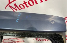 Двери для Hyundai Matrix 2002 года на фотографиях