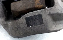 Скоба суппорта передняя для Audi A8 на фотографиях