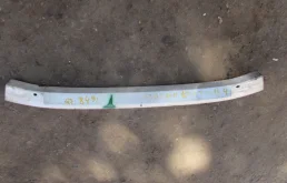 Усилитель бампера передний верхний для Audi Q7 2009 года на фотографиях