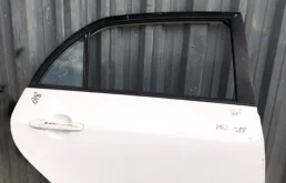 Дверь задняя правая для Toyota Corolla 2009 года на фотографиях
